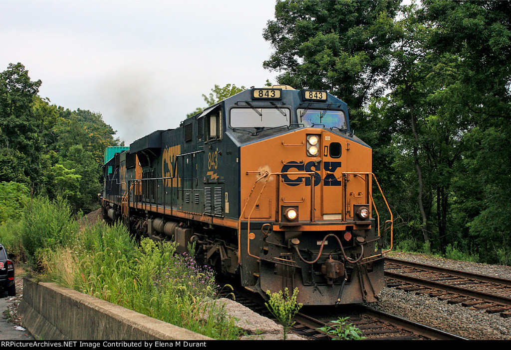 CSX 843 on Q-114